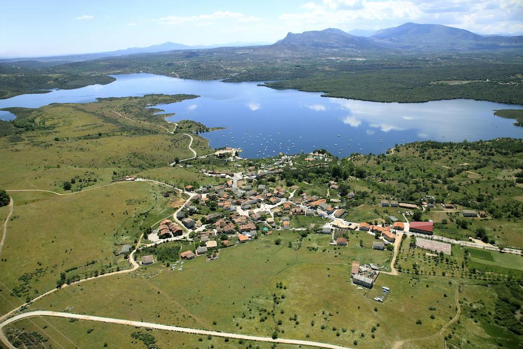El Egio Guest House Cervera de Buitrago ภายนอก รูปภาพ