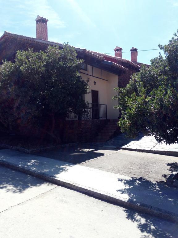 El Egio Guest House Cervera de Buitrago ภายนอก รูปภาพ
