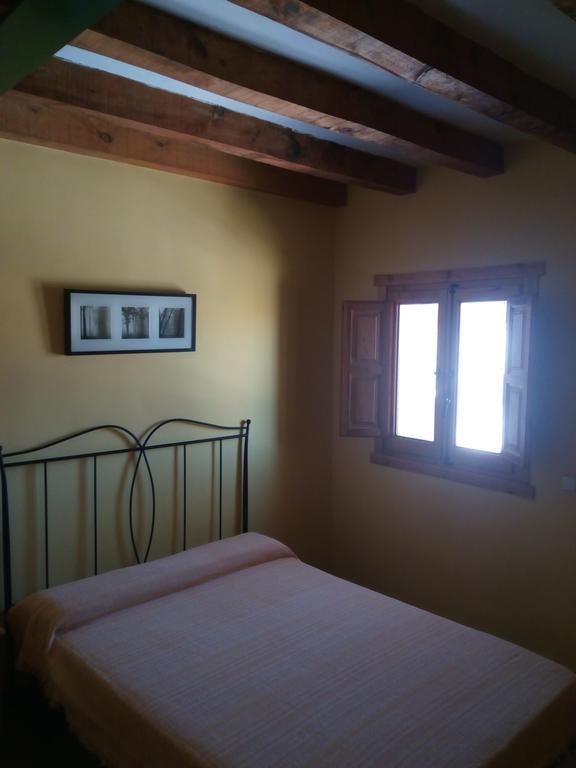 El Egio Guest House Cervera de Buitrago ภายนอก รูปภาพ