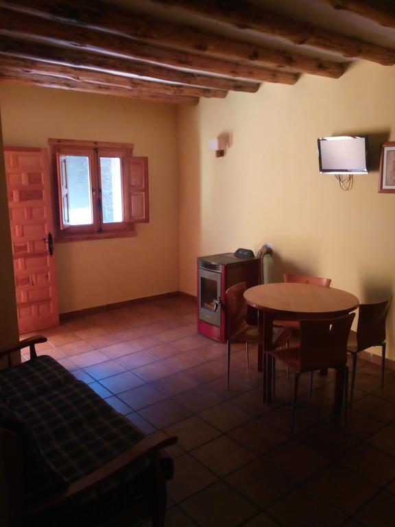 El Egio Guest House Cervera de Buitrago ภายนอก รูปภาพ
